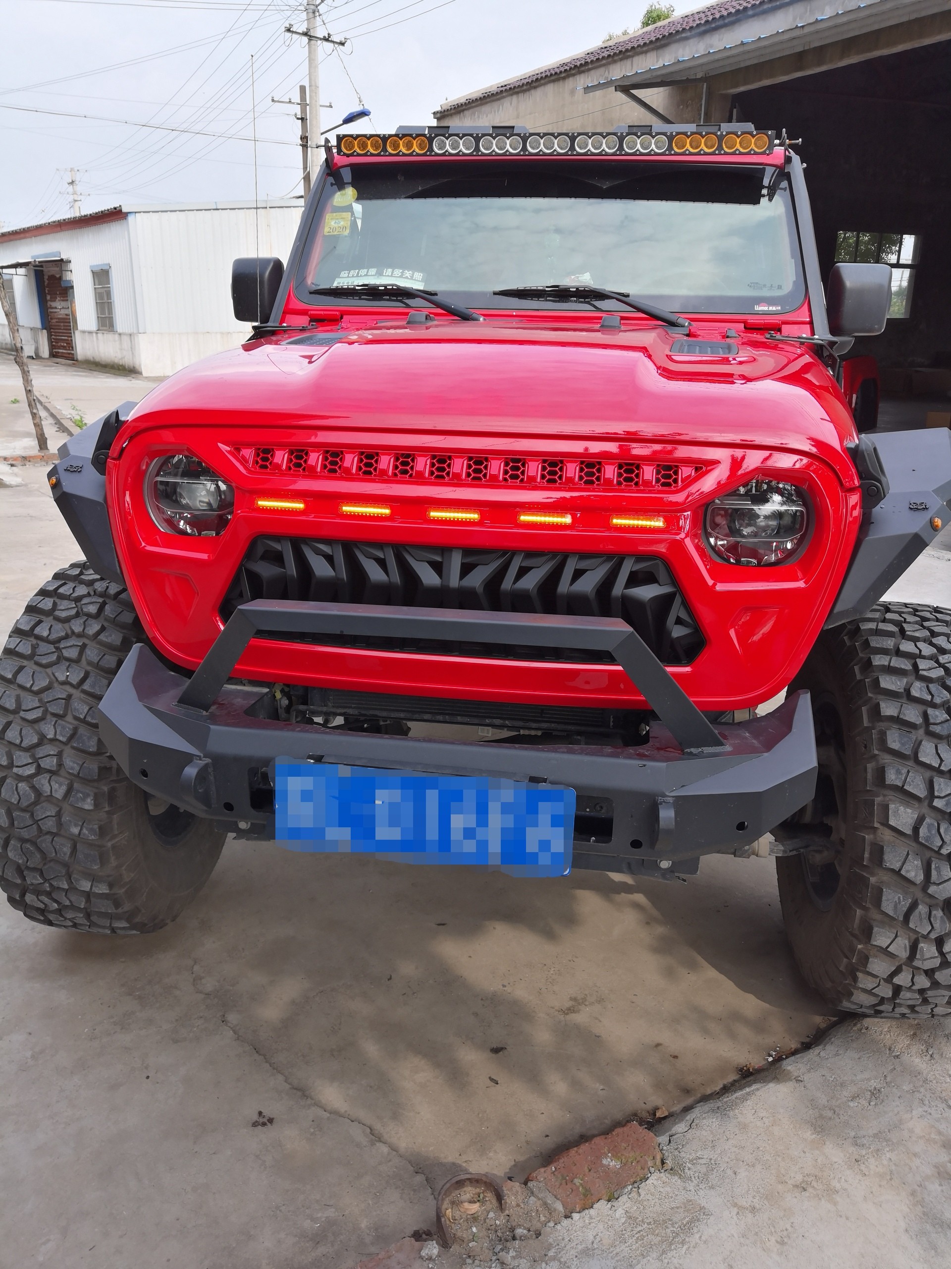 New 18-19 Front Grille with 5 Amber Light for Jeep JL JT Shark Grille
